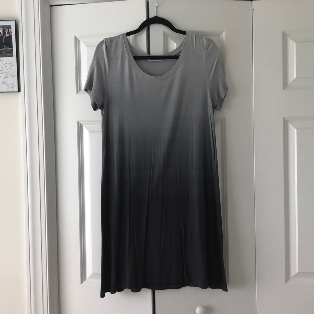 Fading gray to black T-shirt dress